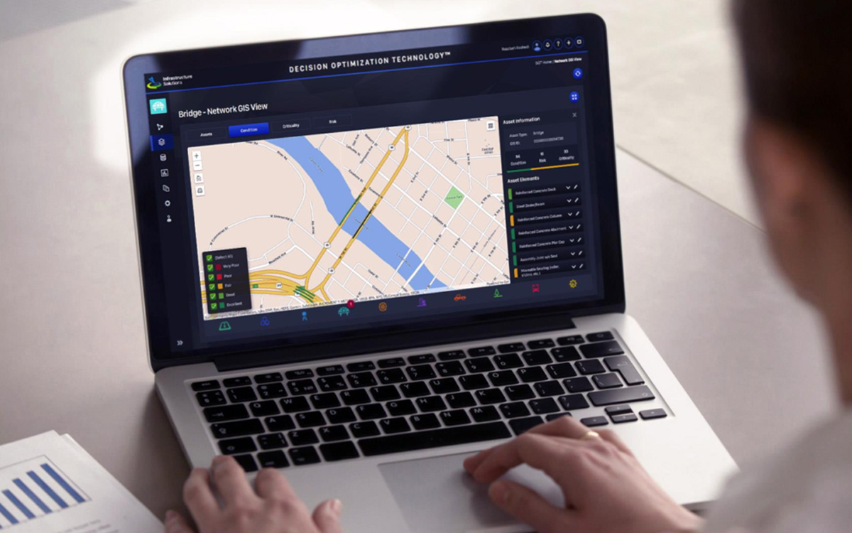 User viewing Decision Optimization Technology (DOT) Software dashboard chart
